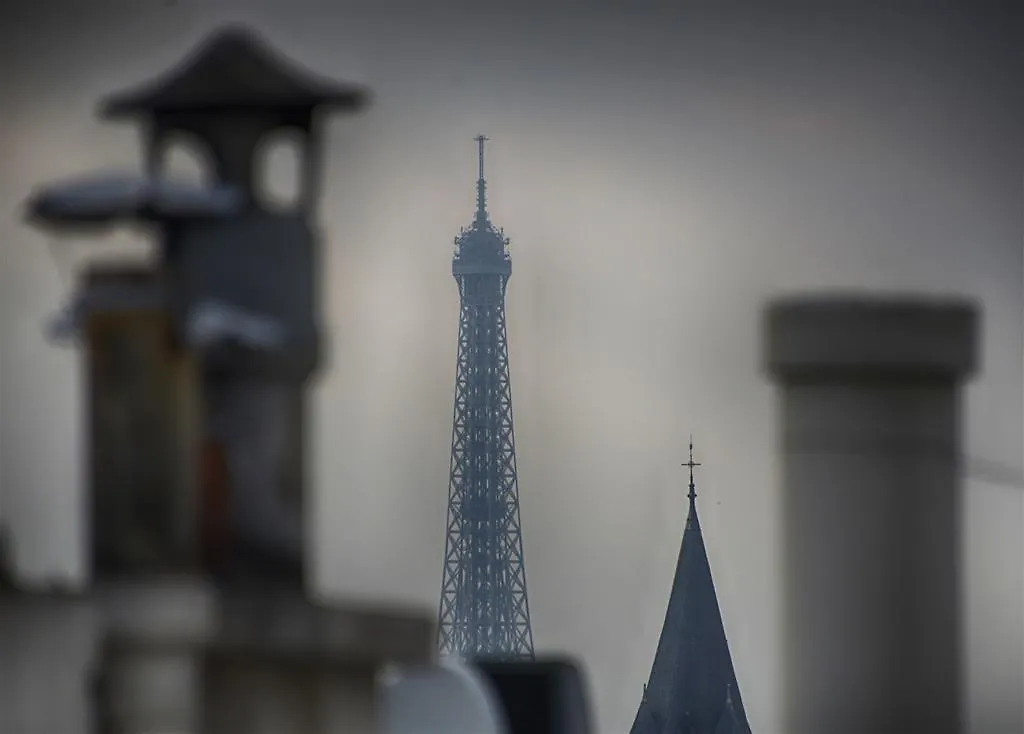 Notre Dame Flat